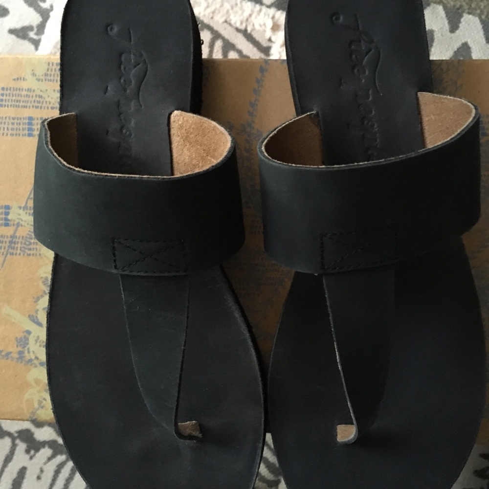 Black free people sandals